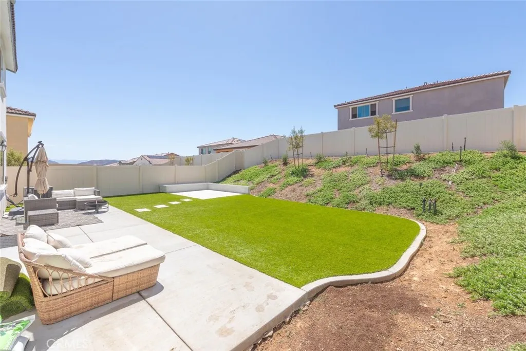 25367 Circle Stone Drive, Menifee, California 92586 home-pic-33